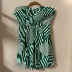 Adorable strapless dress